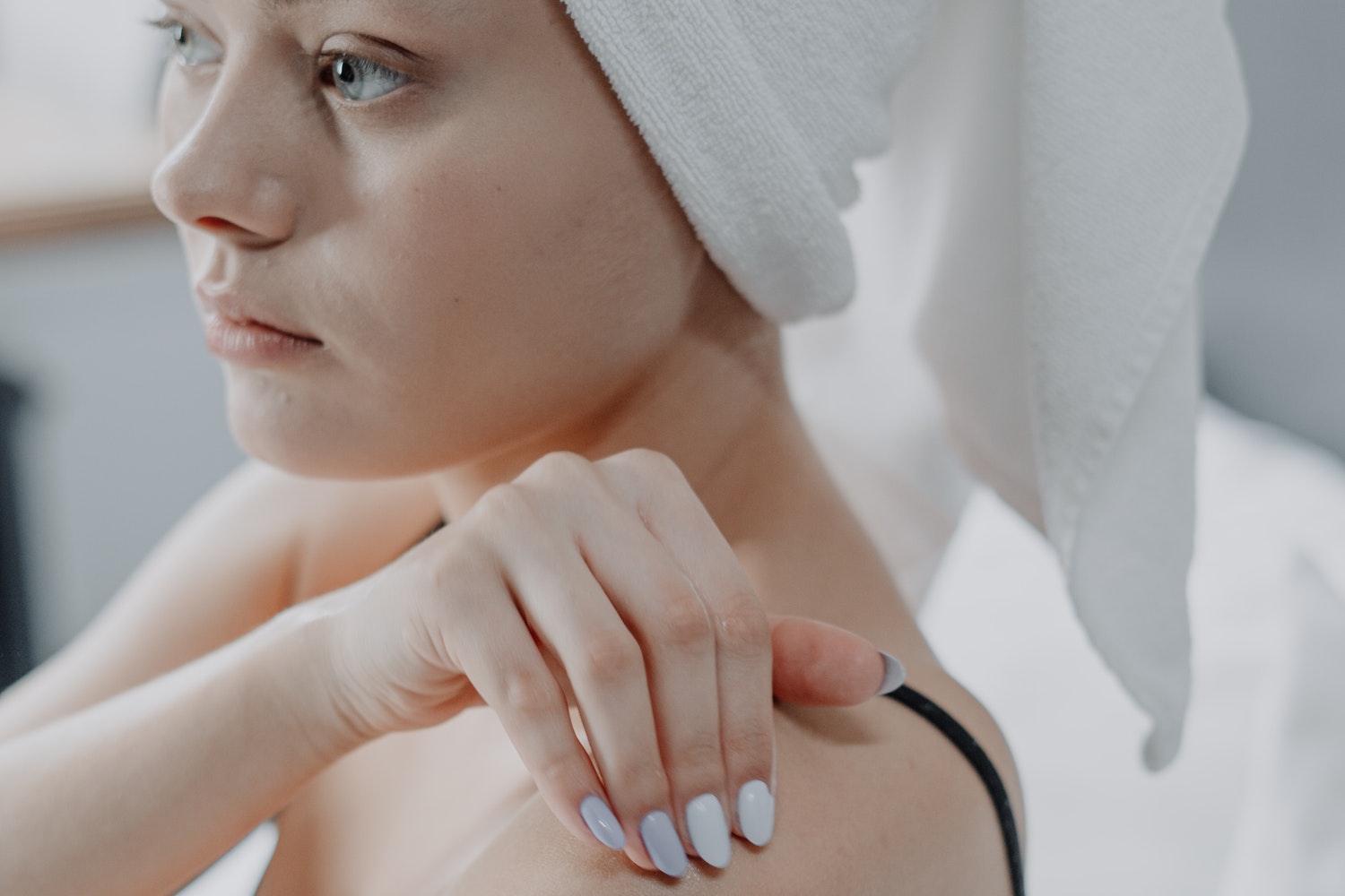 Waarom schaamt mijn kind zich opeens tijdens het omkleden of douchen? Waarom schaamt mijn kind zich opeens tijdens het omkleden of douchen?