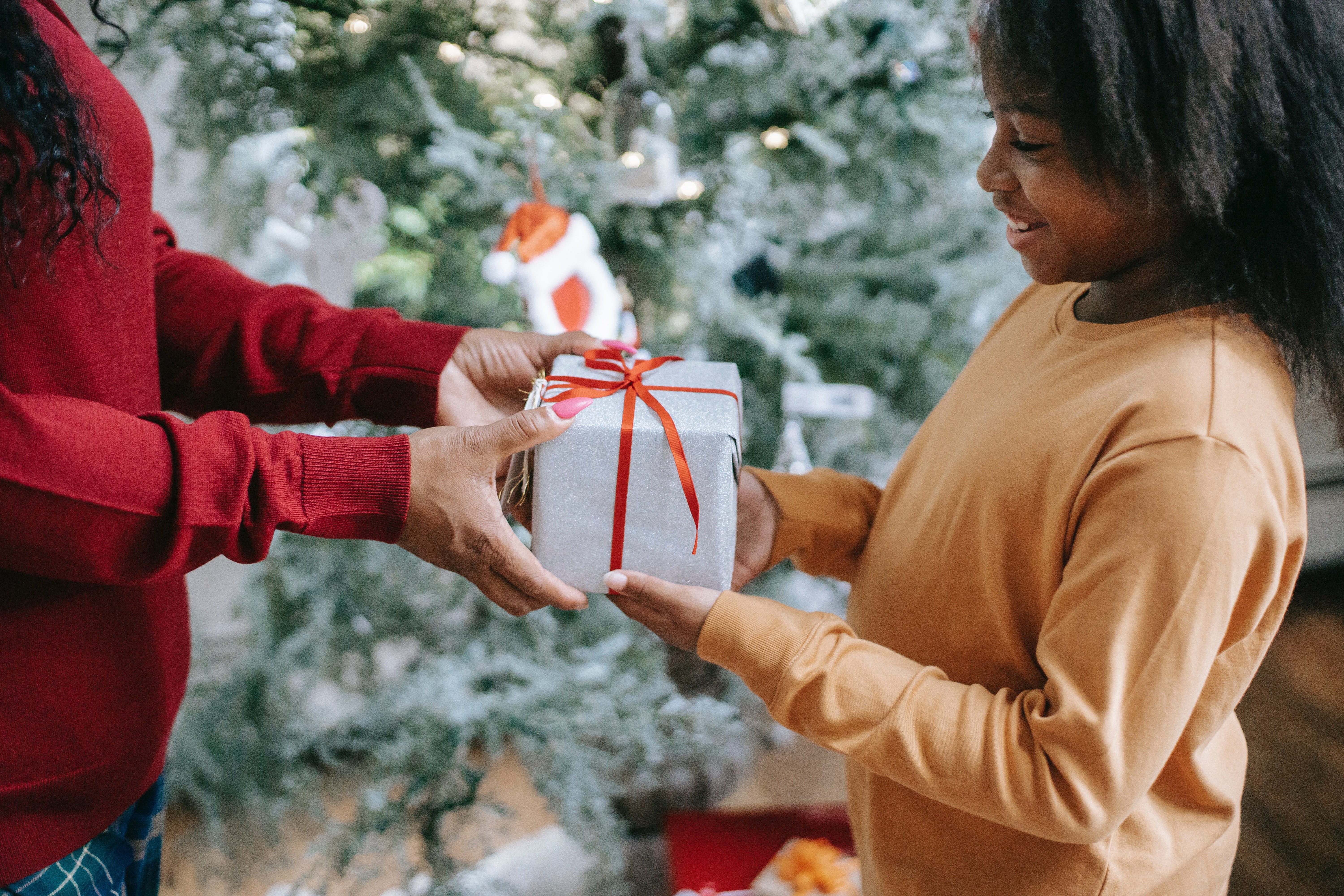 goud Perth Blackborough lamp 5 moeders vertellen hoeveel geld zij uitgeven aan Kerstcadeaus