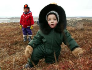 inuit ouders schreeuwen