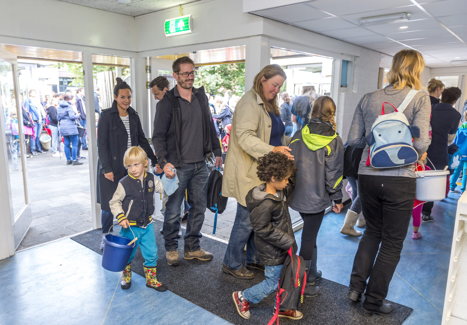 Ouders weer in scholen versoeleingen