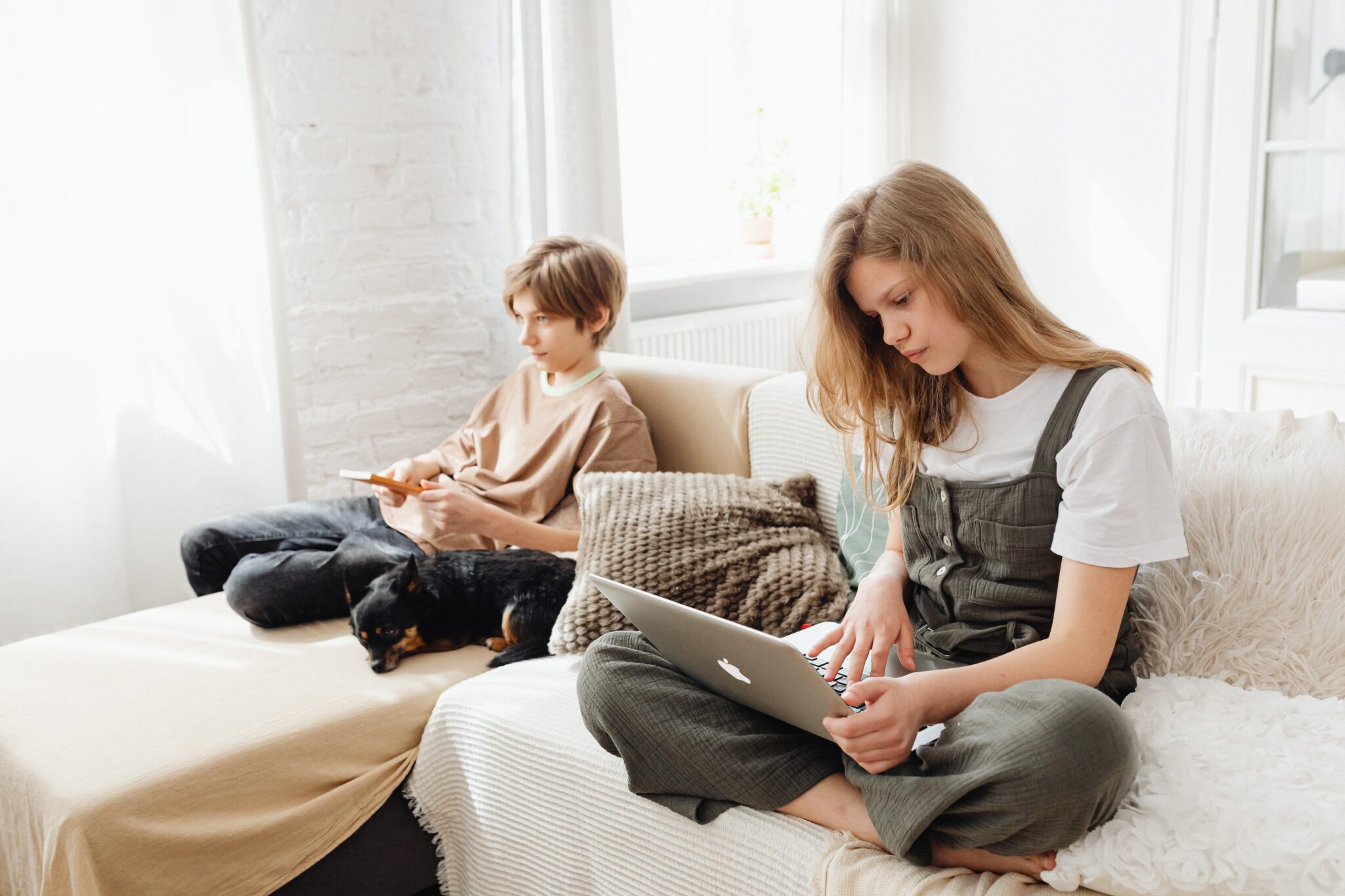 kinderen op laptop - Youtube instellingen