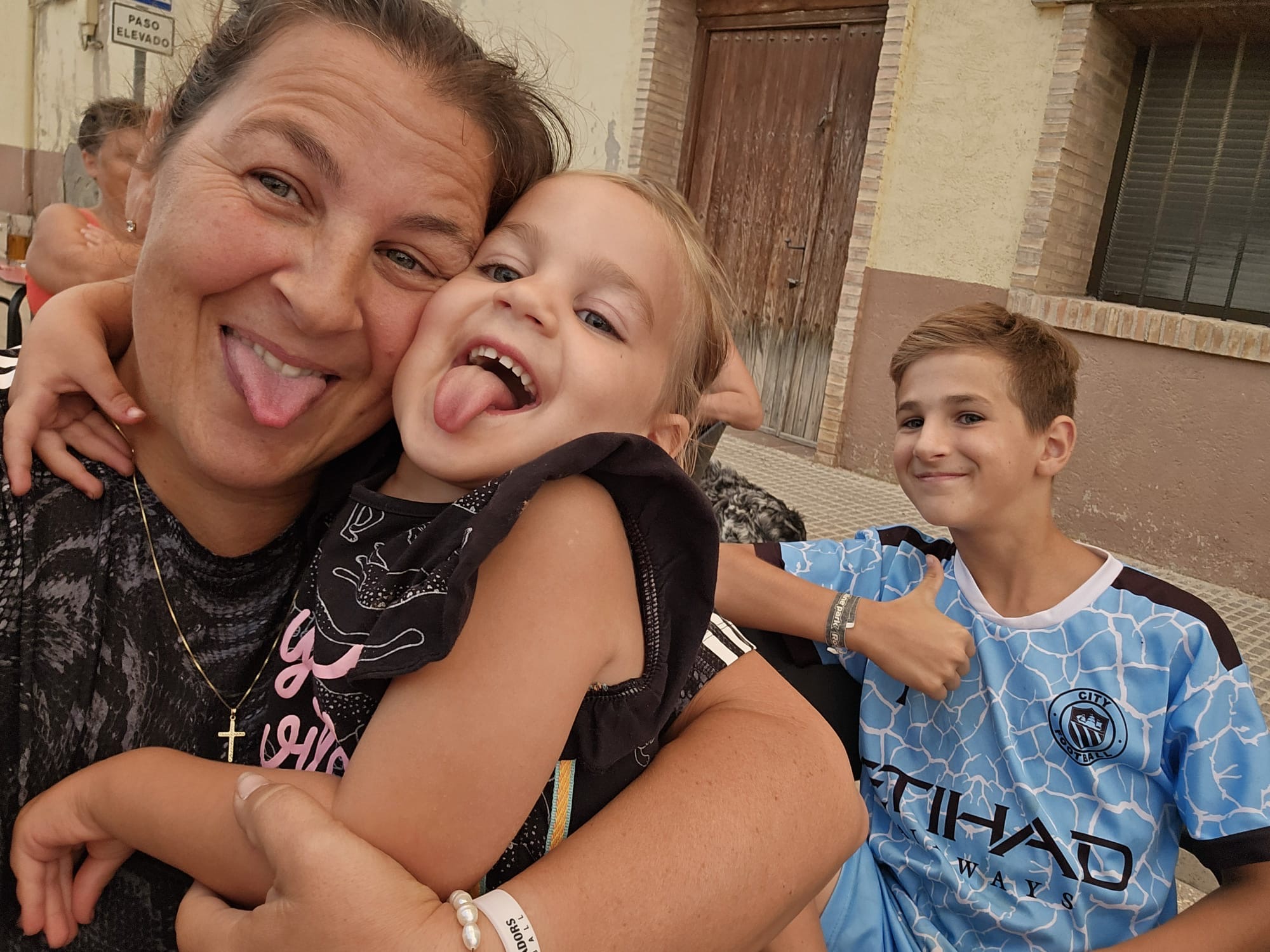 Janneke Jelies openhartig over het opvoeden van negen kinderen